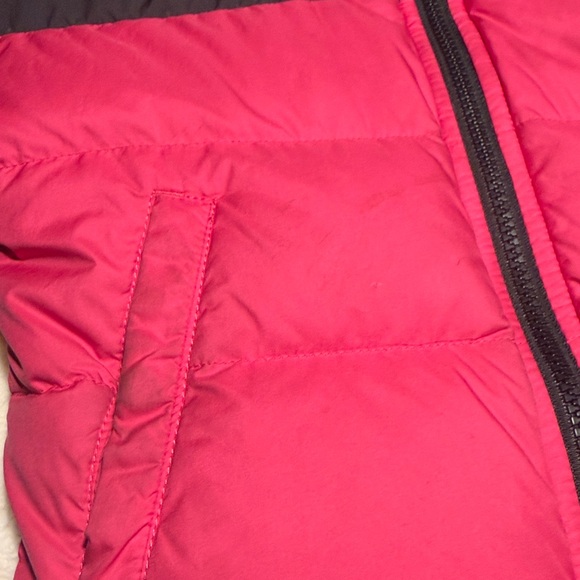 The North Face Kids Pink and Black Puffer Jacket - Picture 7 of 13